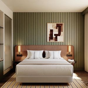 The Honest Budapest By Chic & Basic